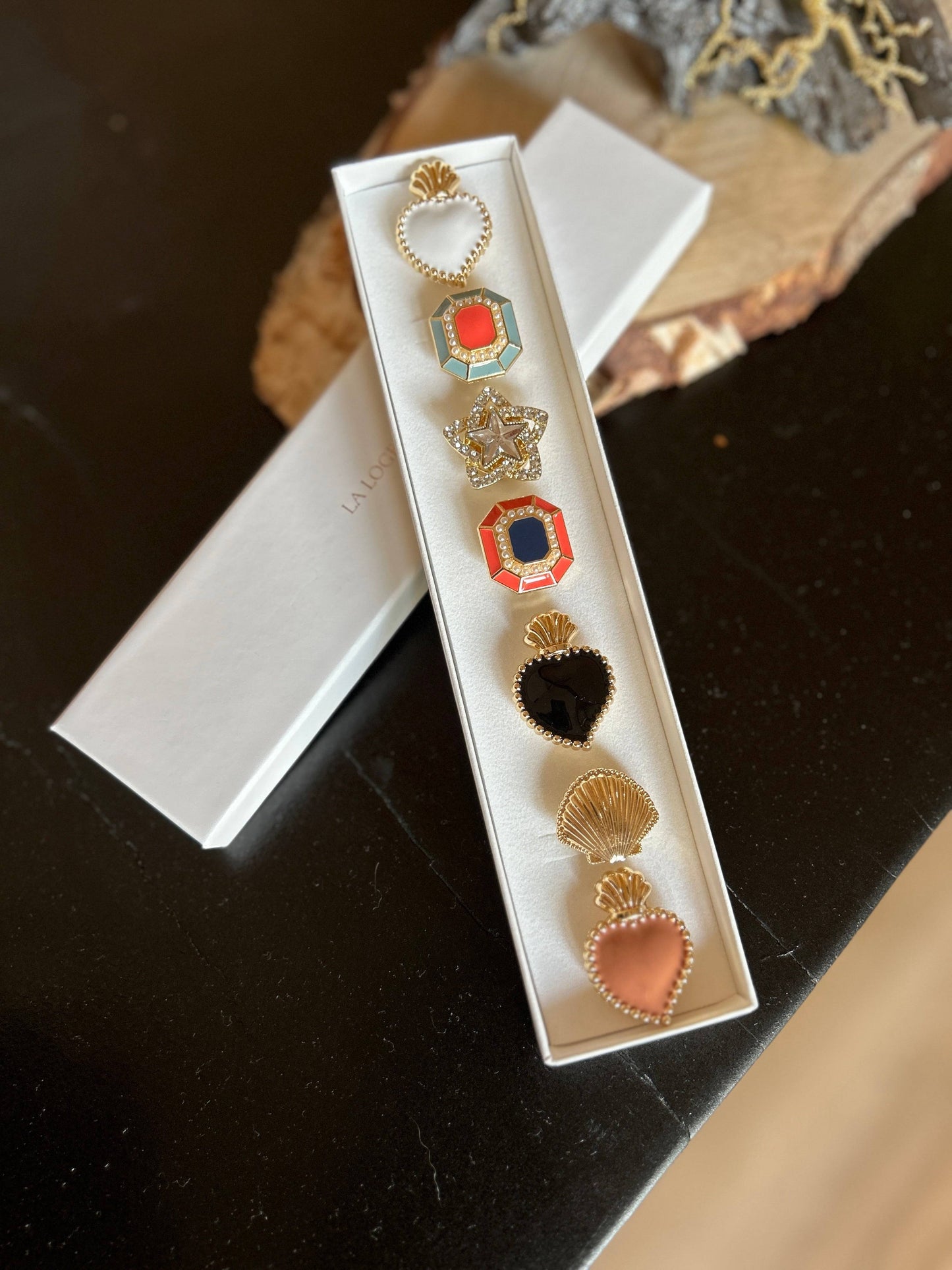 Caches-Boutons Bijoux Élégance
