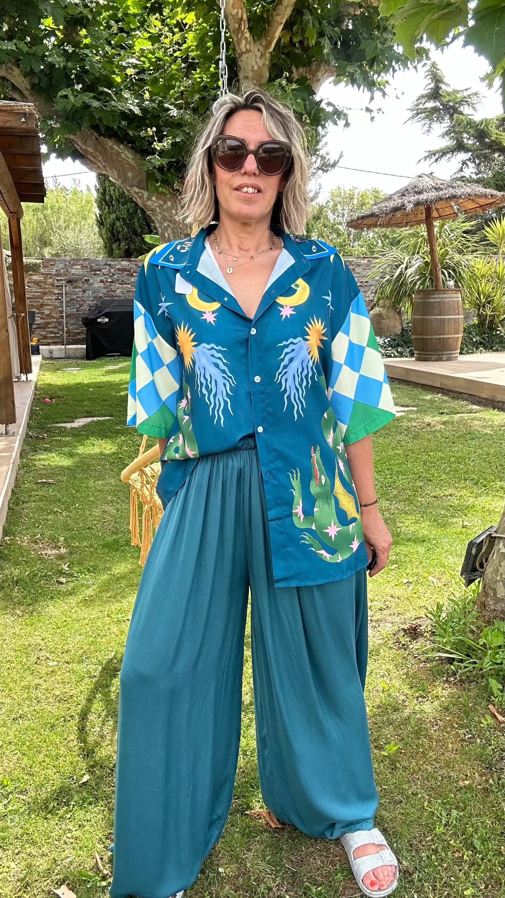 Chemise manches courtes à motifs colorée tendance femme