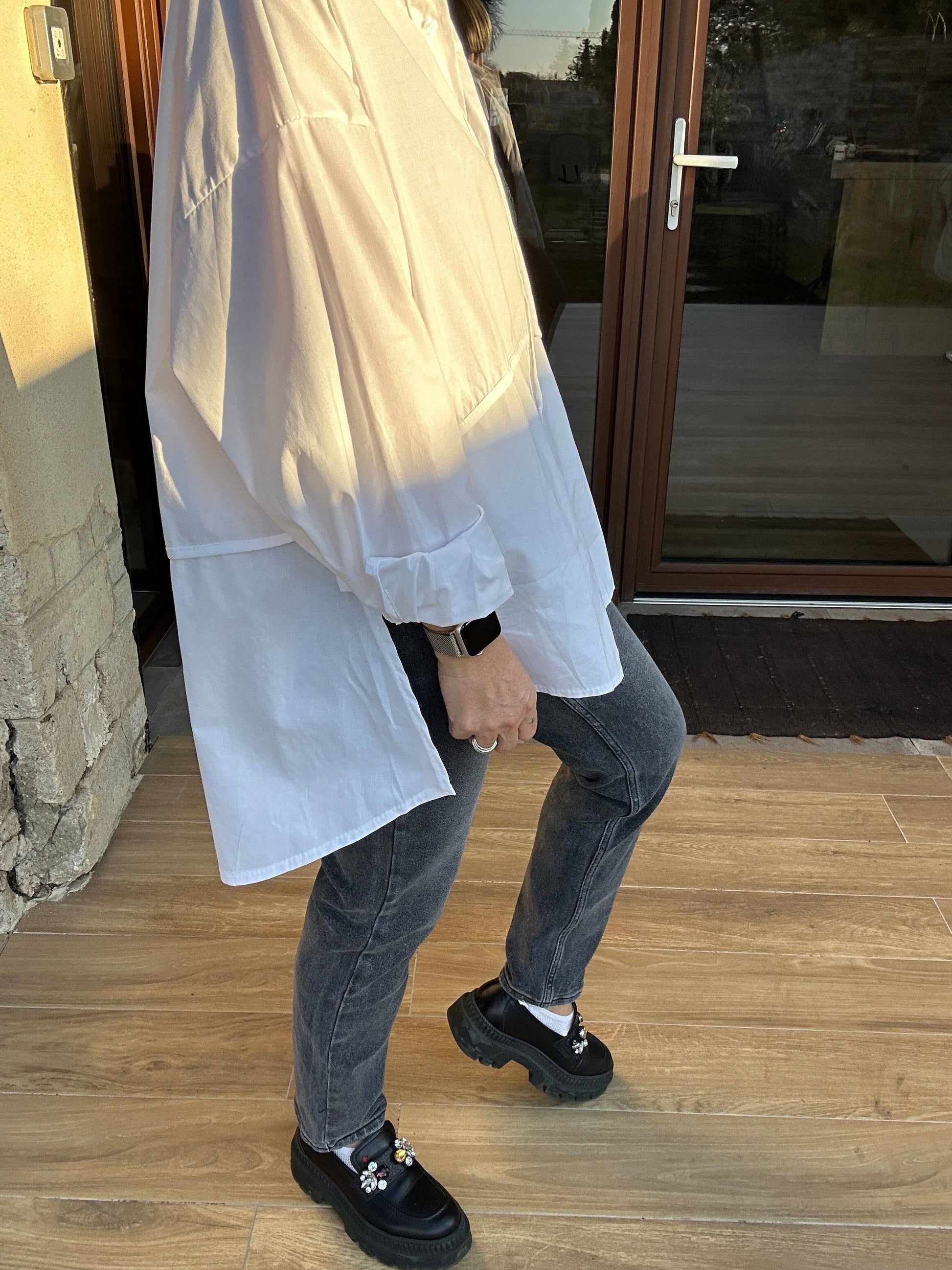 Chemise Oversize blanche femme Milan tendance 2025 – Vestiaire