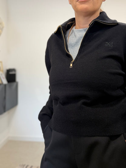 Pull zippé An'ge NAZARIO - Noir