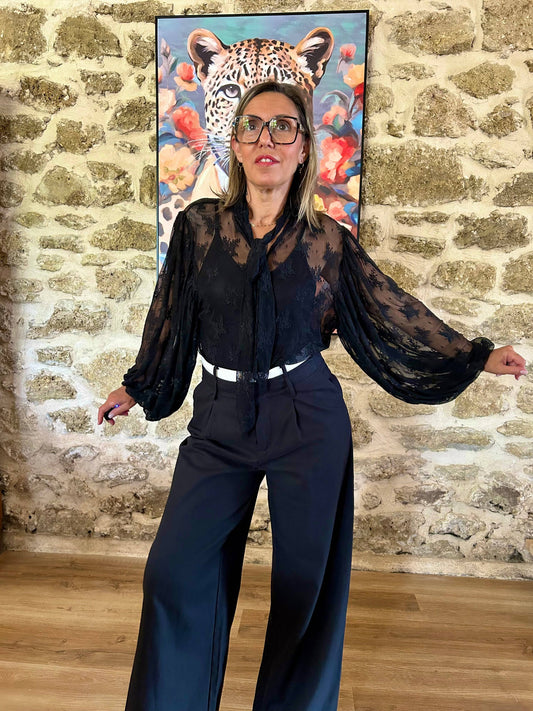 Haut Éléna - Blouse en dentelle noire